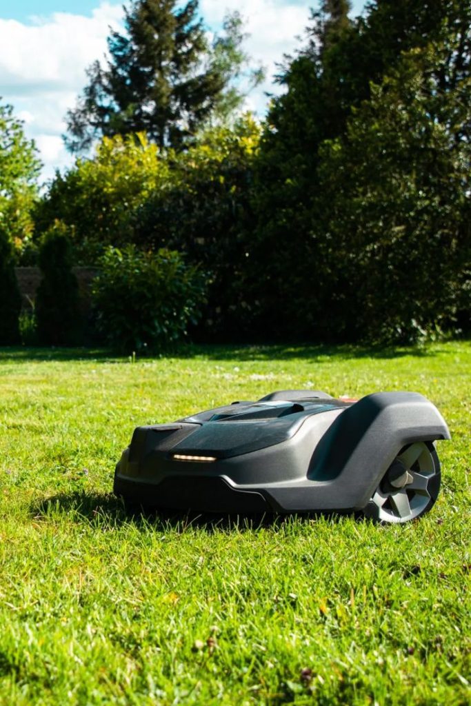 2025’s Best Lawn Robot Models for Effortless Mowing